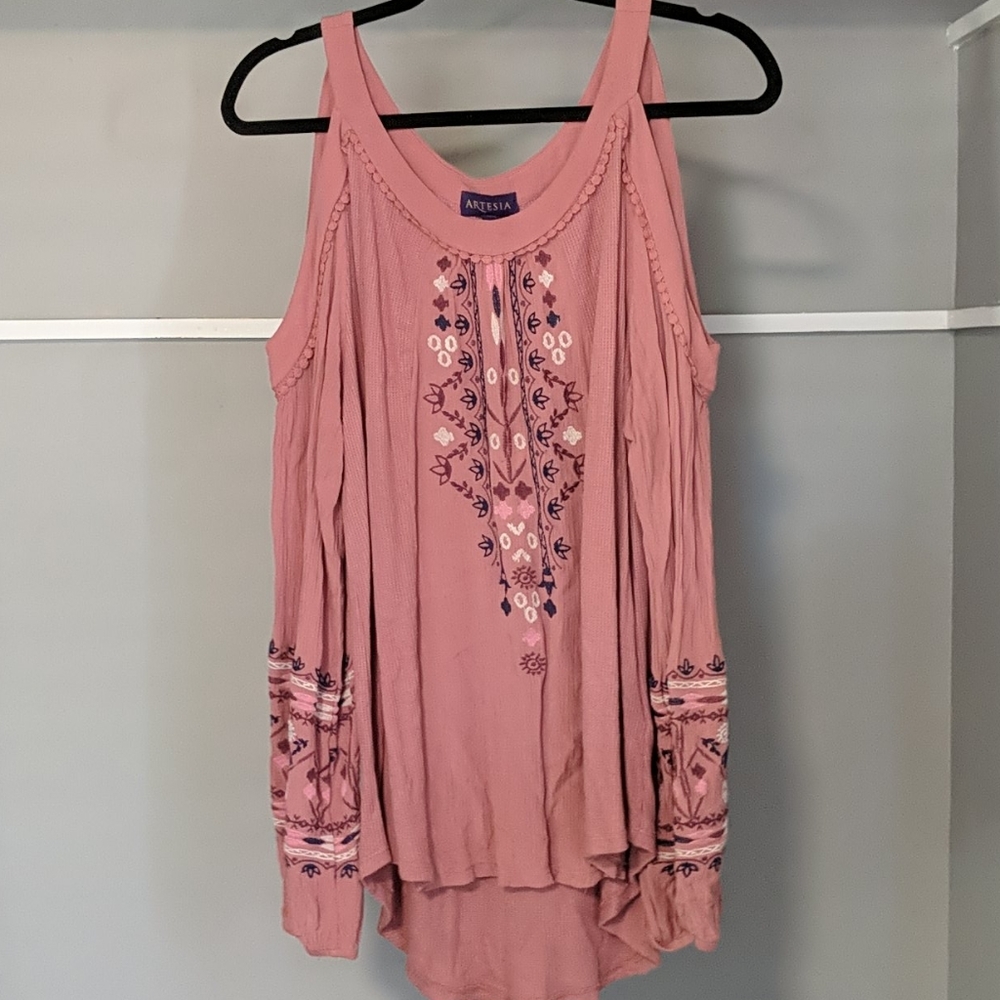 Artesia shoulder cut out embroidered blouse
